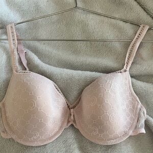 Elegant Underwire Pink Chantelle Bra, 34C, Never Worn, Received as gift